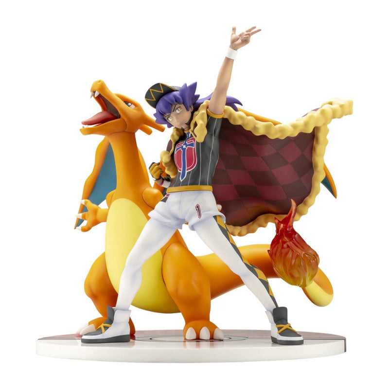 Figure Charizard And Leon Pokemon Center Limited Edition - 245x280x260 mm