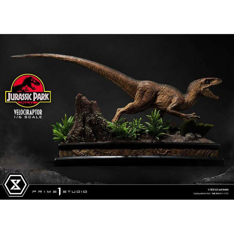 Jurassic Park Velociraptor Attack Statue