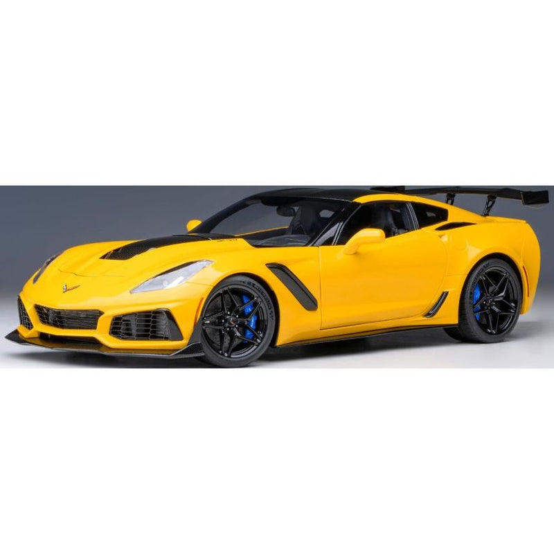 Chevrolet Corvette ZR1 2019 Corvette Racing Yellow Tintcoat Full Openings - 1:18