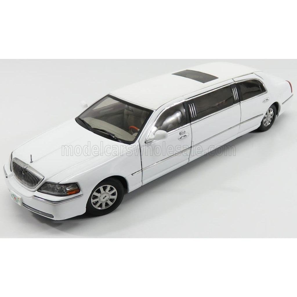 Sun Star Lincoln Town Car Limousine 2003 White 1:18 GeekyZone