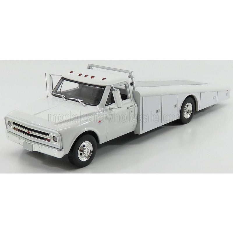 Models Chevrolet C-30 Truck Ramp Car Transporter 1967 White 1:18