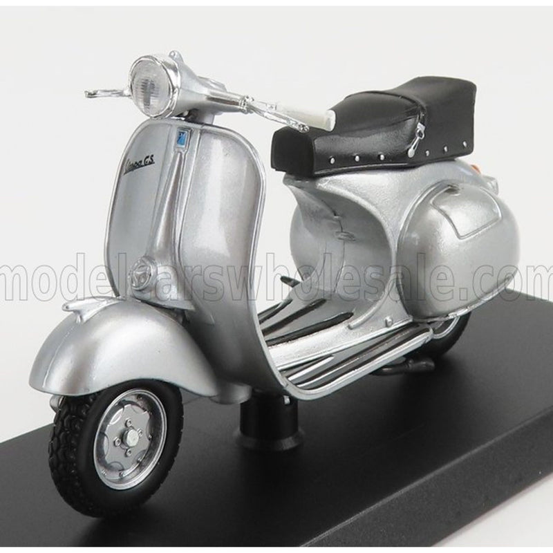 Piaggio Vespa 150 GS 1958 Silver - 1:18