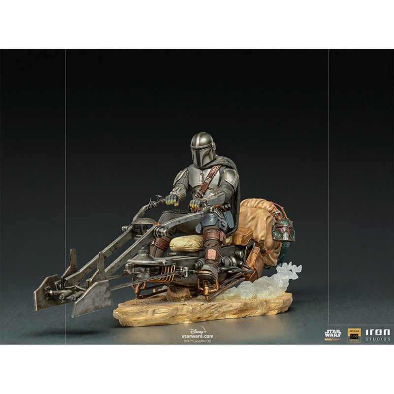 Mandalorian On Speederbike Art Statue - 1:10