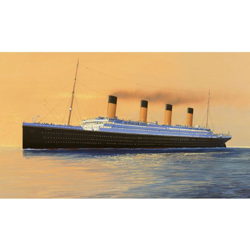 RMS Titanic Medium Gift Set - 1:700