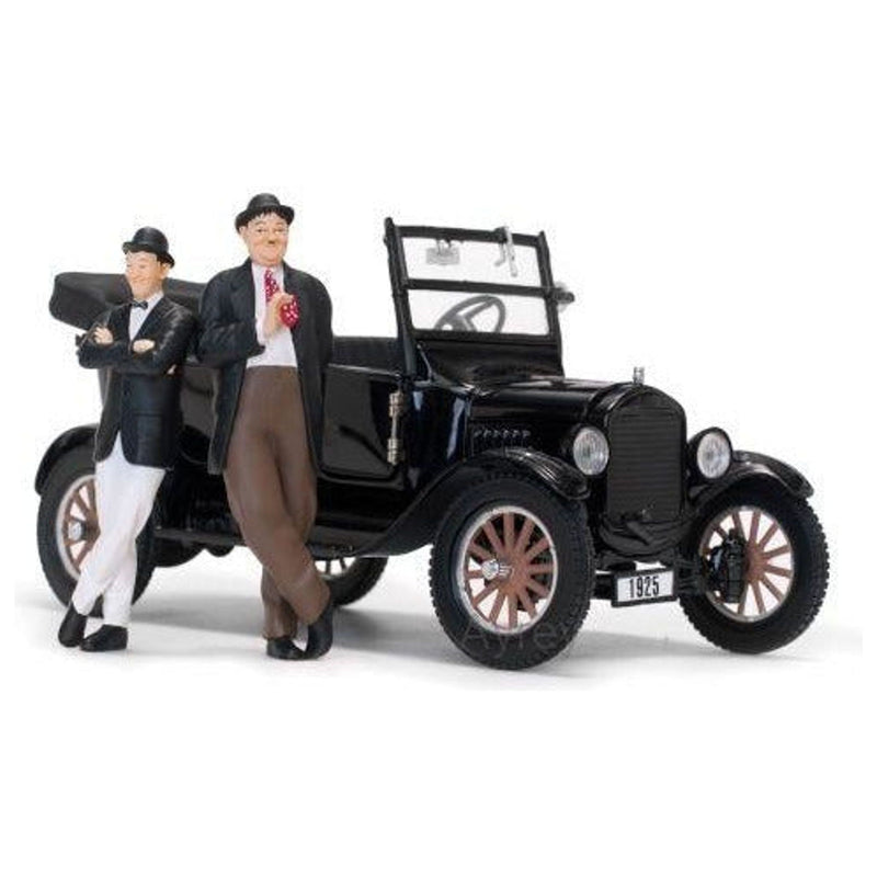 Ford Model T Touring Black 1925 With S.Laurel And O.Hardy Figures - 1:24
